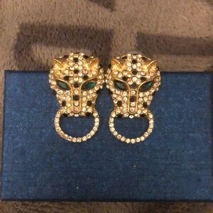Women’s Cat Studded Earrings.
